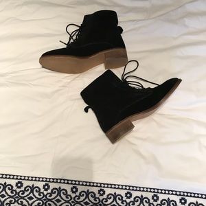 Steve Madden black lace up suede boots